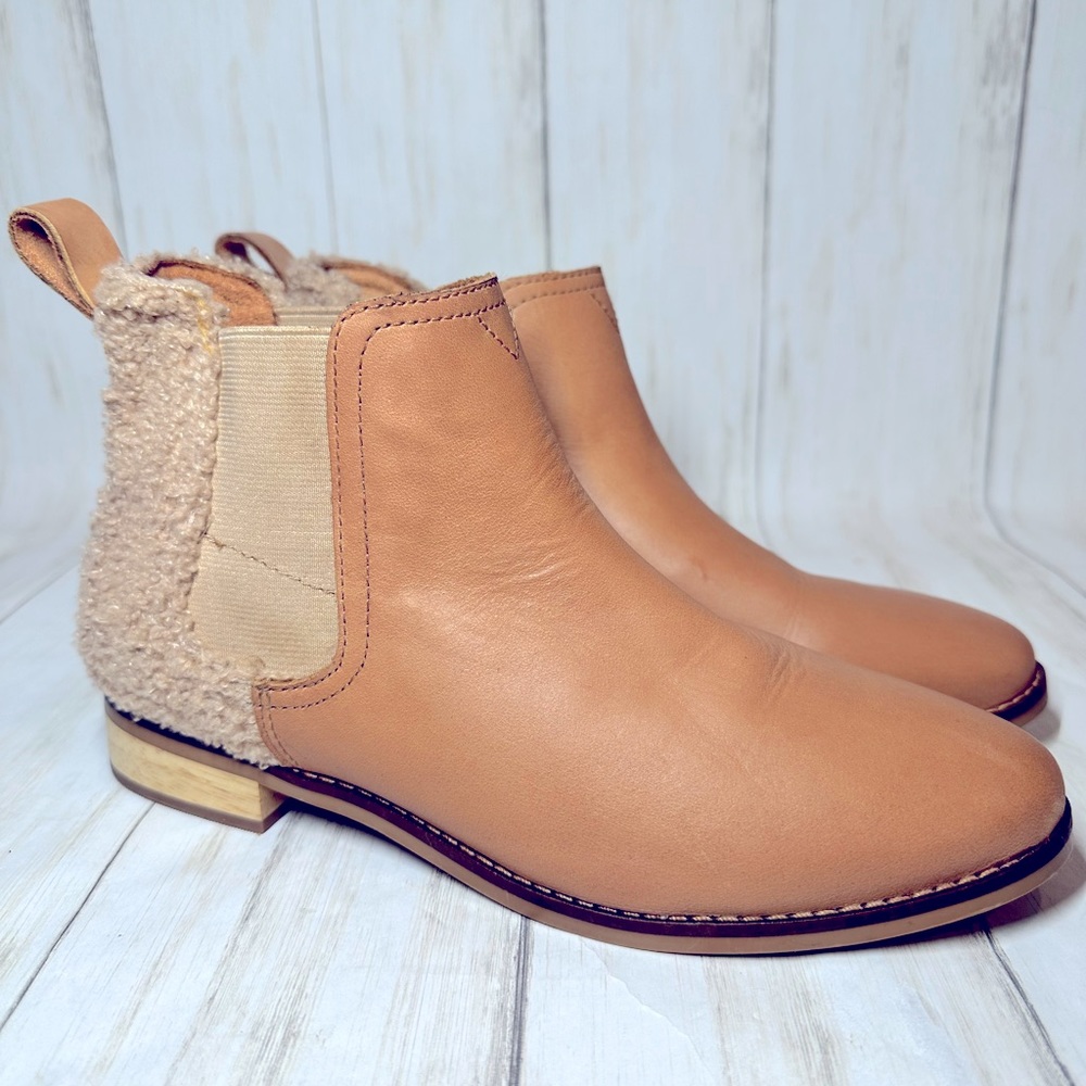 TOMS Sherpa and leather  Ella ankle boots size w7 tan color